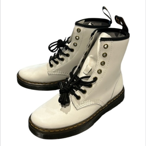 Dr. Martens Zavala White Leather Boots Lace Up Size 7 New